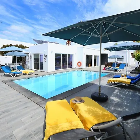 فيلة Luxury Puerto Del Carmen Villa 5 Bedrooms Villa Kalina Pool Table Newly Refurbished بويرتو ذيل كارمين