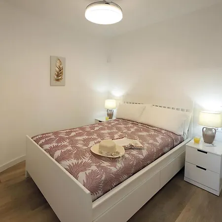 Luxury Puerto Del Carmen Villa 5 Bedrooms Villa Kalina Pool Table Newly Refurbished فيلة *
