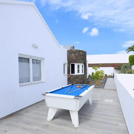 فيلة Luxury Puerto Del Carmen Villa 5 Bedrooms Villa Kalina Pool Table Newly Refurbished بويرتو ذيل كارمين