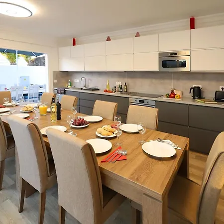 Villa Luxury Puerto Del Carmen Villa 5 Bedrooms Villa Kalina Pool Table Newly Refurbished *