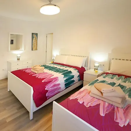 Luxury Puerto Del Carmen Villa 5 Bedrooms Villa Kalina Pool Table Newly Refurbished פוארטו דל כרמן