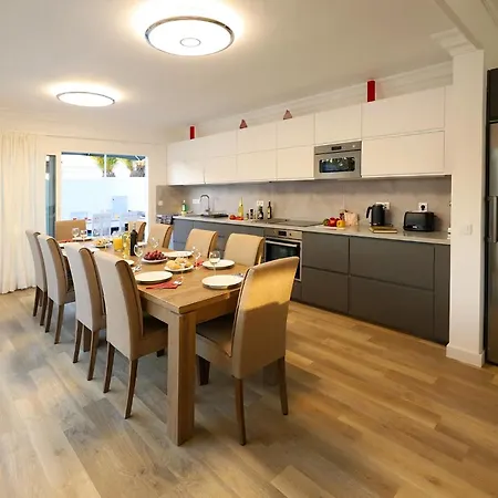 Luxury Puerto Del Carmen Villa 5 Bedrooms Villa Kalina Pool Table Newly Refurbished * פוארטו דל כרמן