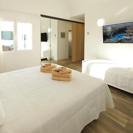 Luxury Puerto Del Carmen Villa 5 Bedrooms Villa Kalina Pool Table Newly Refurbished